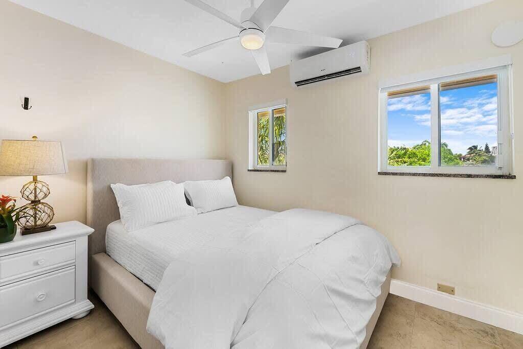 Photo of Bedroom in Lauderdale-by-the-Sea