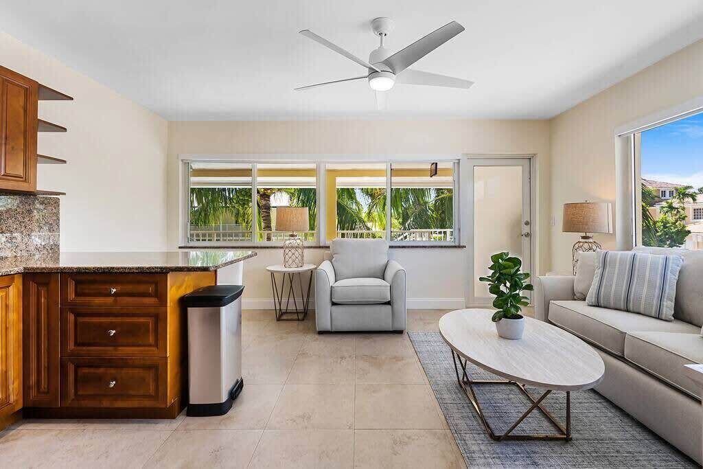 Photo of Livingroom in Lauderdale-by-the-Sea