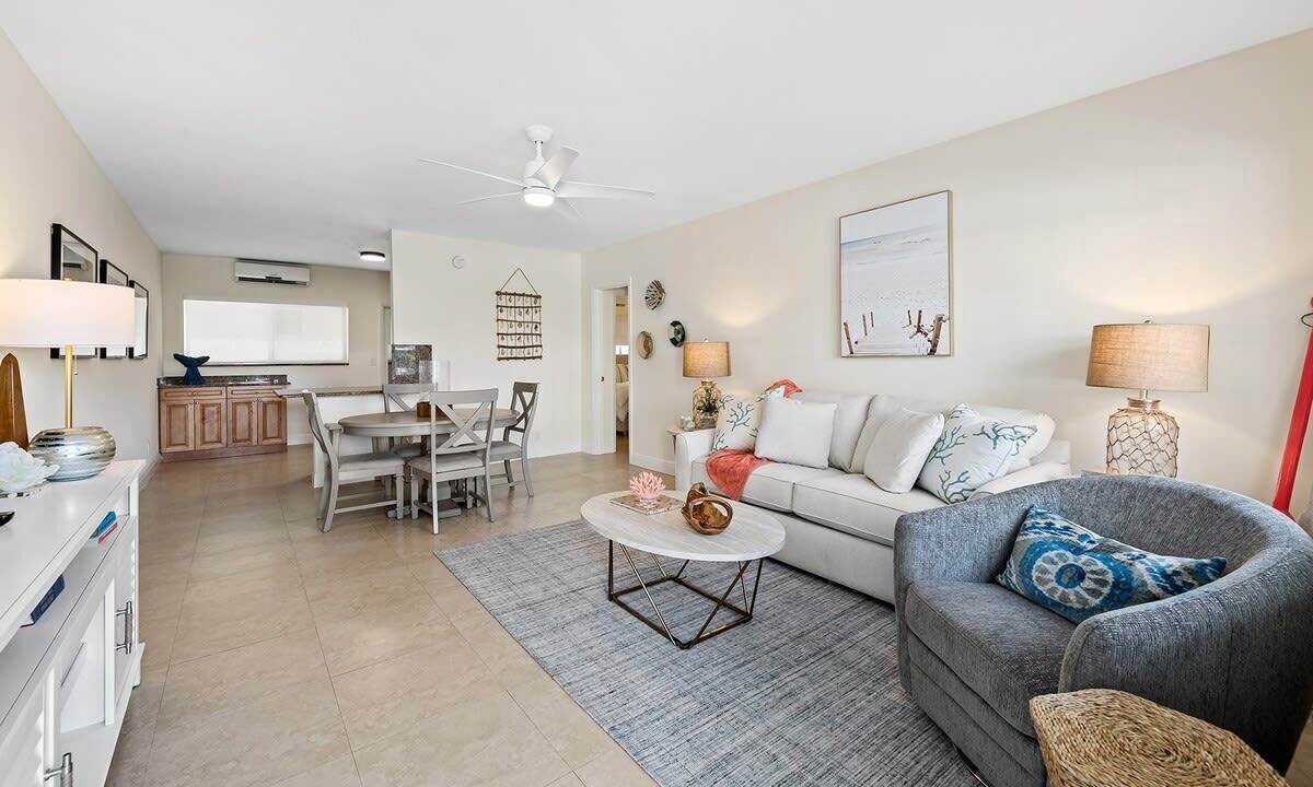 Photo of Livingroom in Lauderdale-by-the-Sea