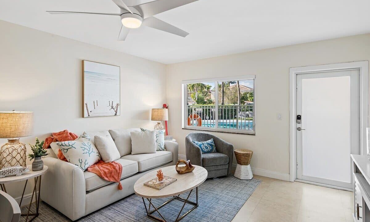 Photo of Livingroom in Lauderdale-by-the-Sea