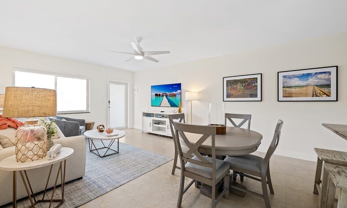 Photo of Livingroom in Lauderdale-by-the-Sea