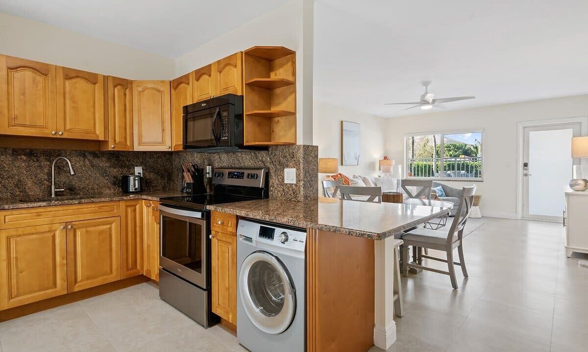 Photo of Kitchen in Lauderdale-by-the-Sea
