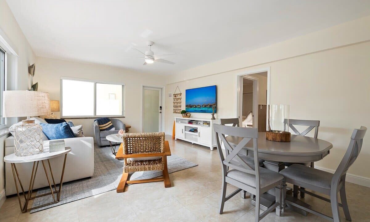 Photo of Livingroom in Lauderdale-by-the-Sea