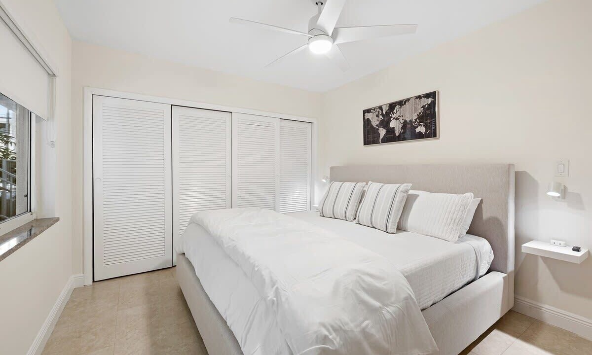 Photo of Bedroom in Lauderdale-by-the-Sea