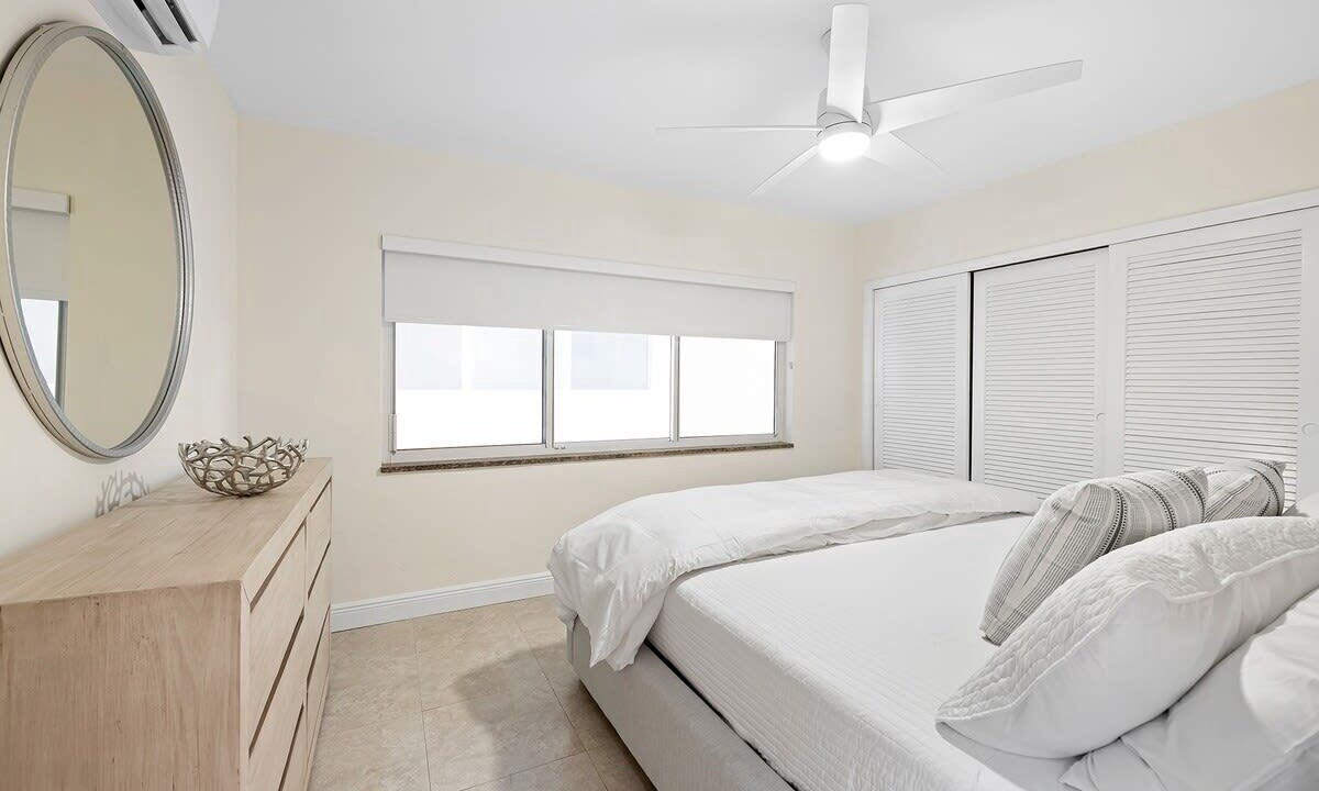 Photo of Bedroom in Lauderdale-by-the-Sea