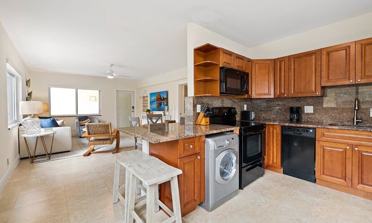 Photo of Kitchen in Lauderdale-by-the-Sea