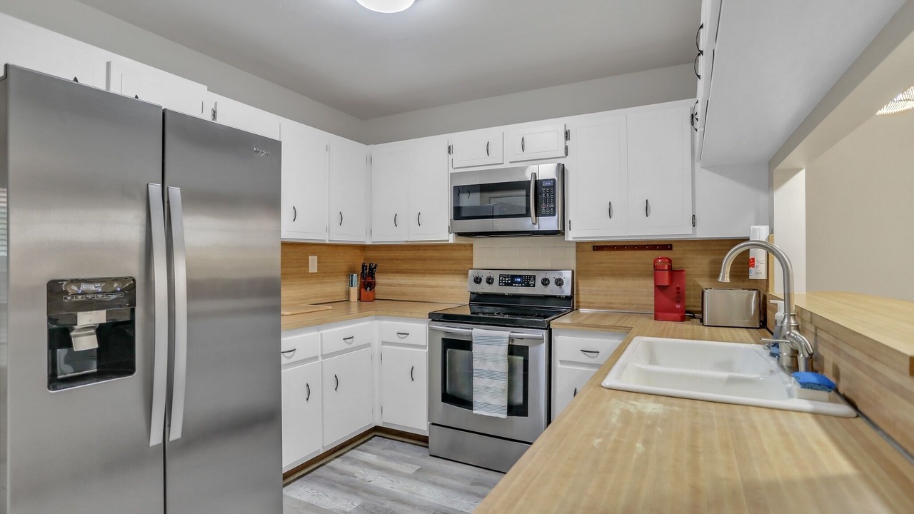 Photo of Kitchen in Hollywood Lakes