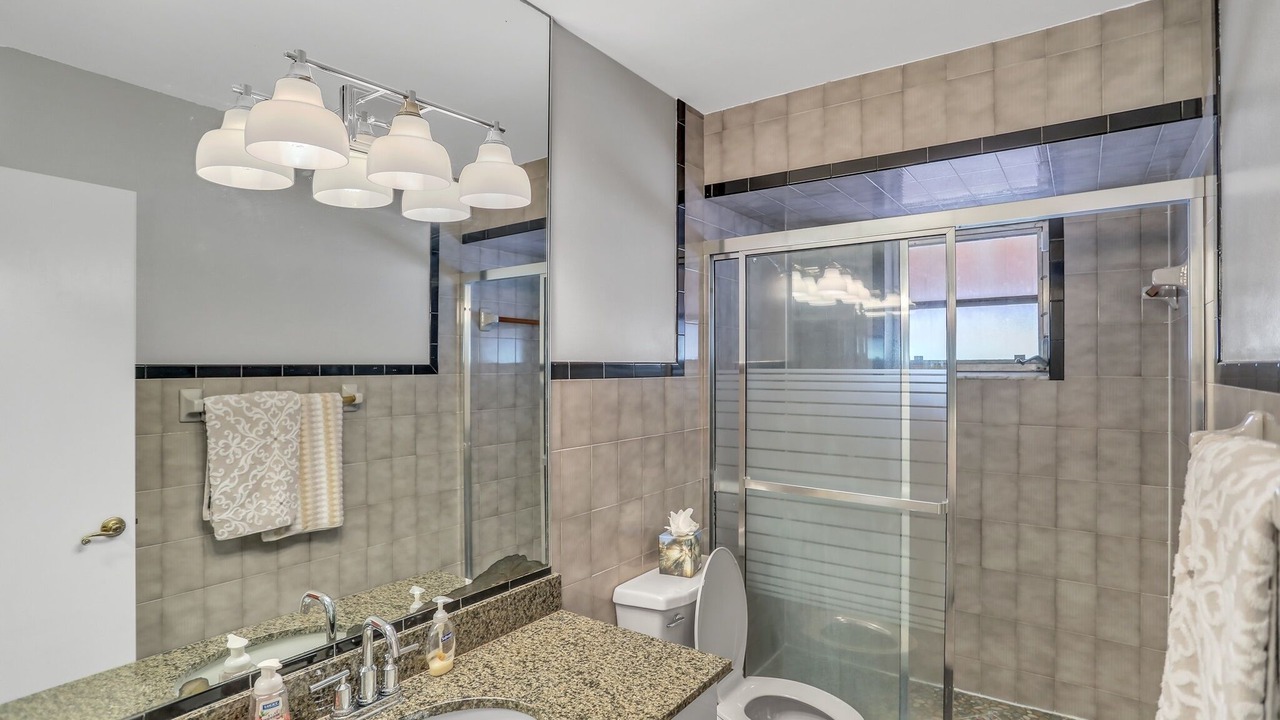 Photo of Bathroom in Hollywood Lakes