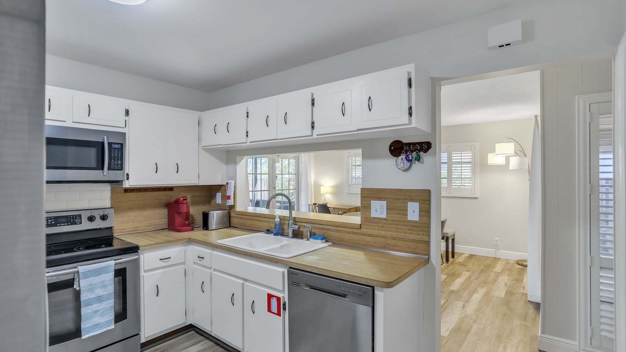 Photo of Kitchen in Hollywood Lakes