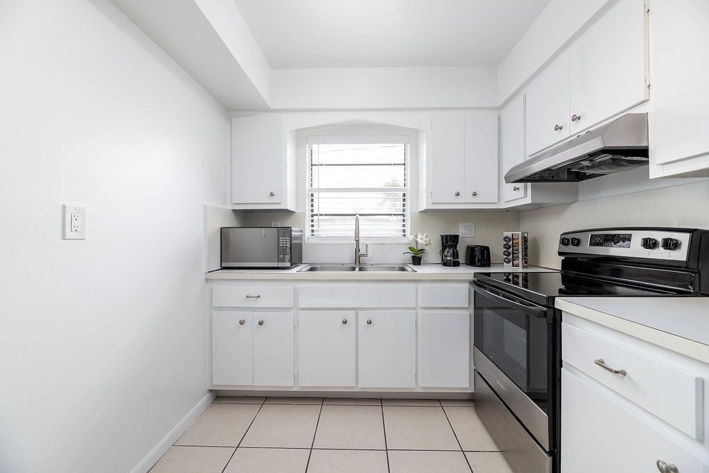 Photo of Kitchen in Lauderdale-by-the-Sea