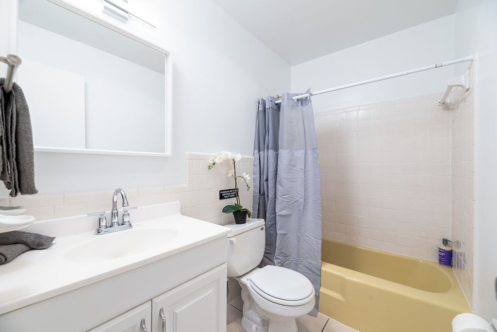 Photo of Bathroom in Lauderdale-by-the-Sea