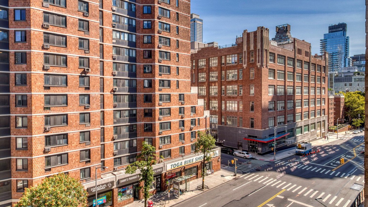Photo of Outdoor in Lincoln Square