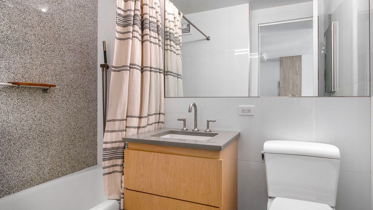 Photo of Bathroom in Lincoln Square