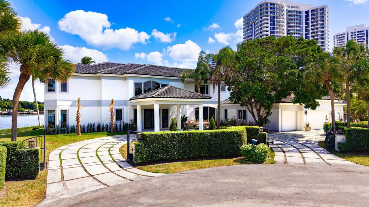 Photo of Outdoor in Hallandale Beach