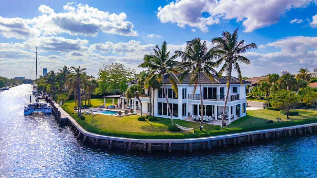 Photo of Outdoor in Hallandale Beach