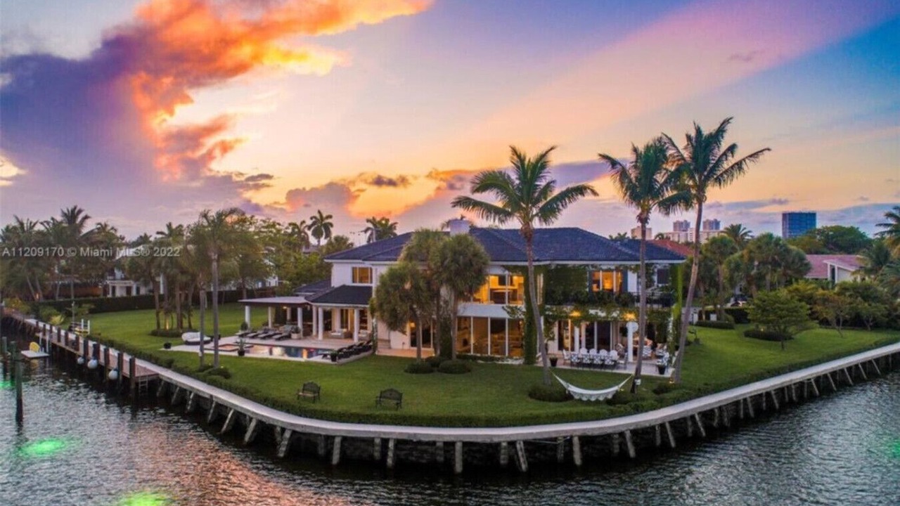 Photo of Outdoor in Hallandale Beach