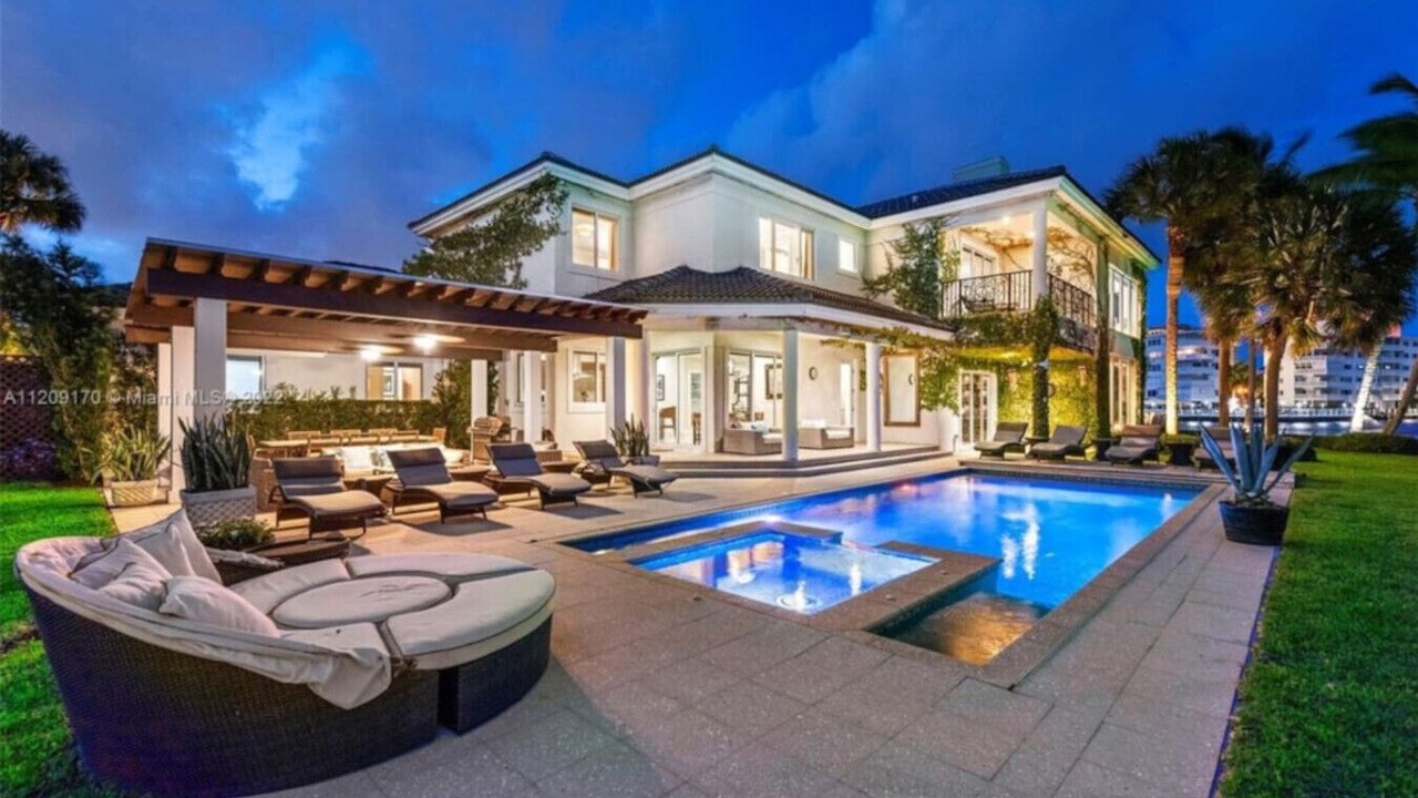 Photo of Outdoor in Hallandale Beach
