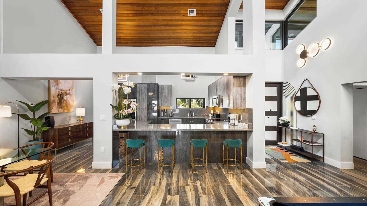 Photo of Livingroom in North Bay Village