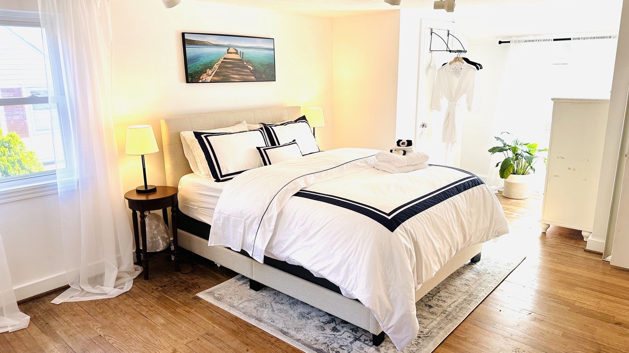 Photo of Bedroom in State College