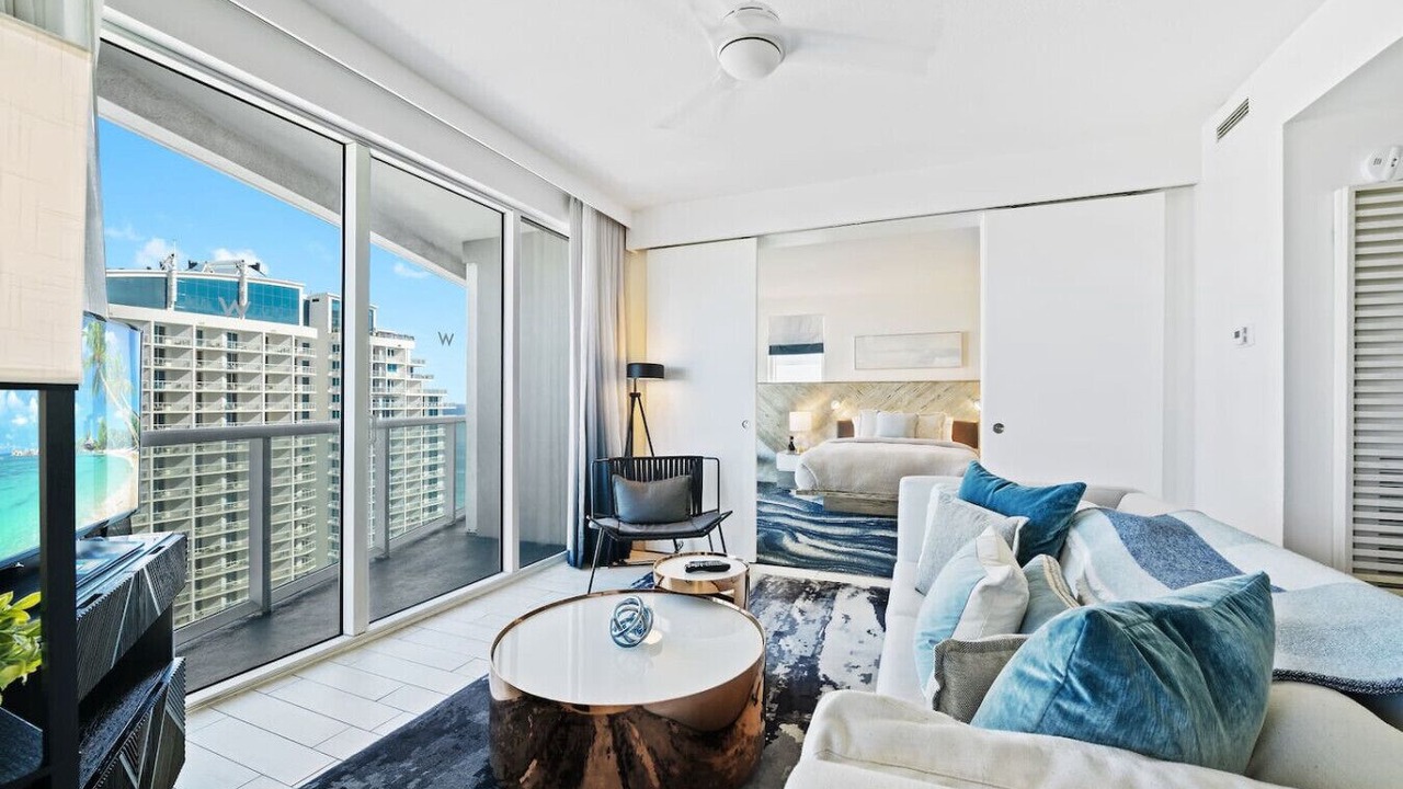 Photo of Livingroom in Central Beach