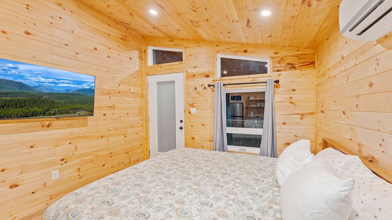 Photo of Bedroom in Columbia Falls