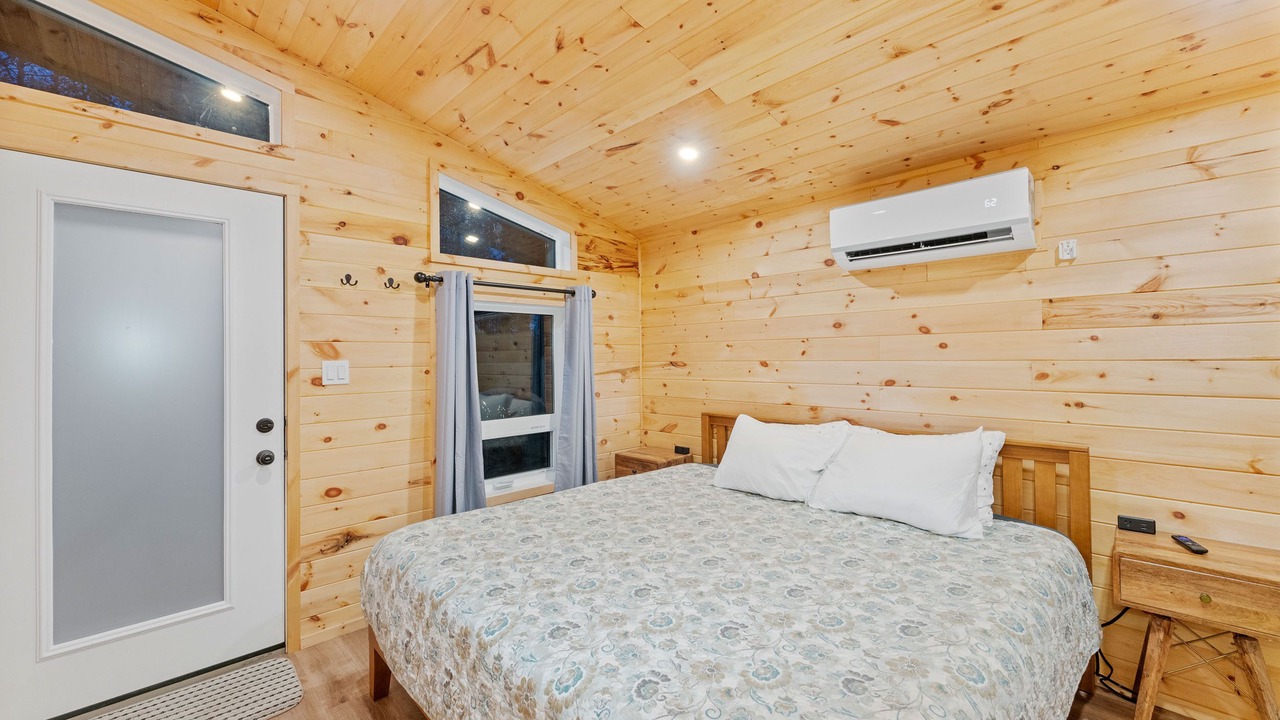 Photo of Bedroom in Columbia Falls