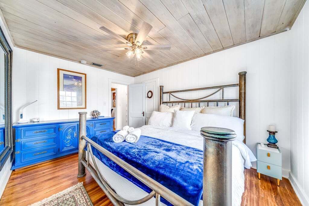 Photo of Bedroom in Del-Ida Park Historic District