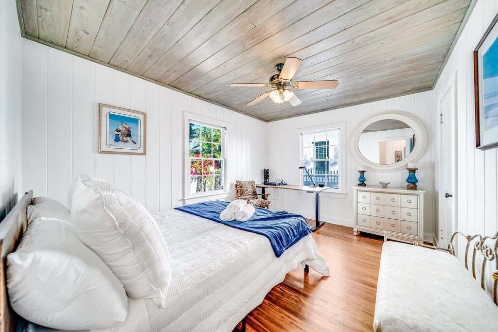 Photo of Bedroom in Del-Ida Park Historic District