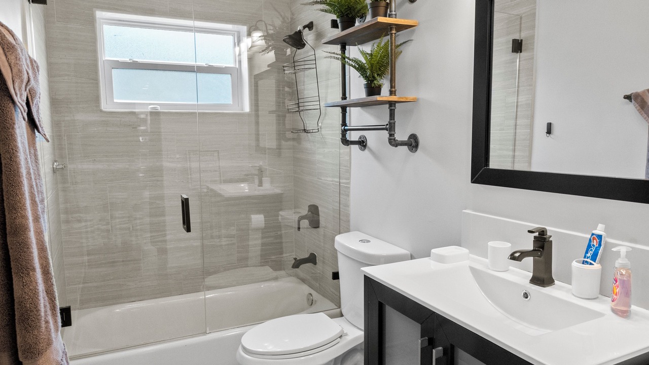 Photo of Bathroom in Miramar