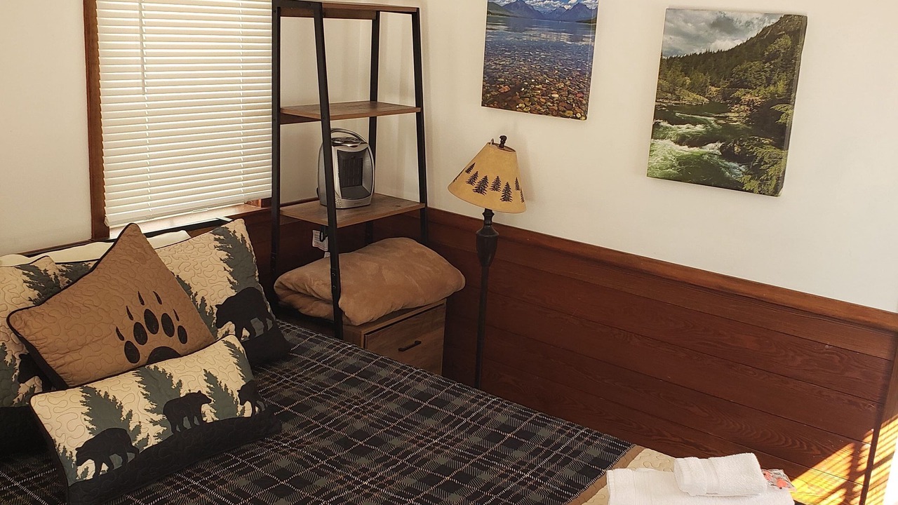 Photo of Bedroom in West Glacier