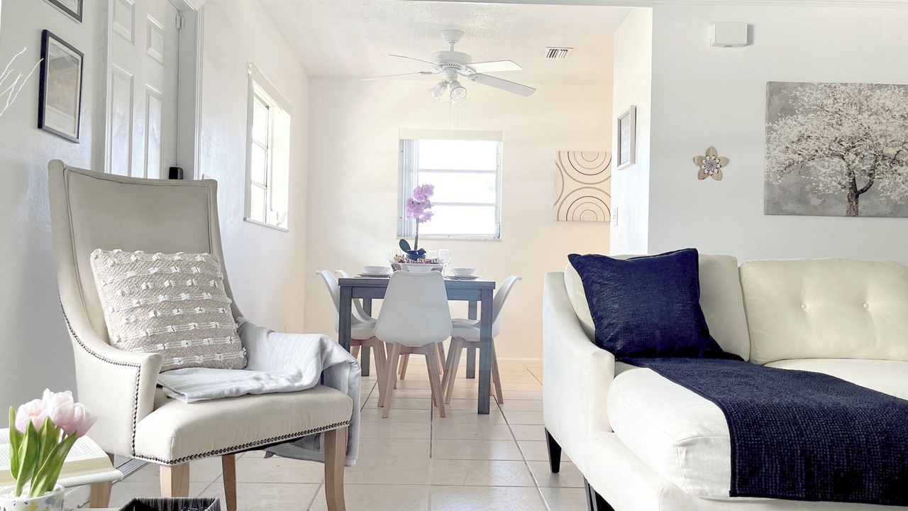 Photo of Livingroom in North Andrews Gardens