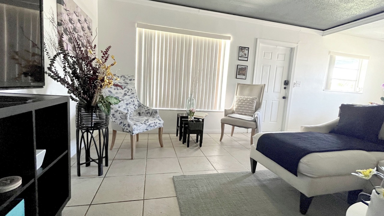 Photo of Livingroom in North Andrews Gardens