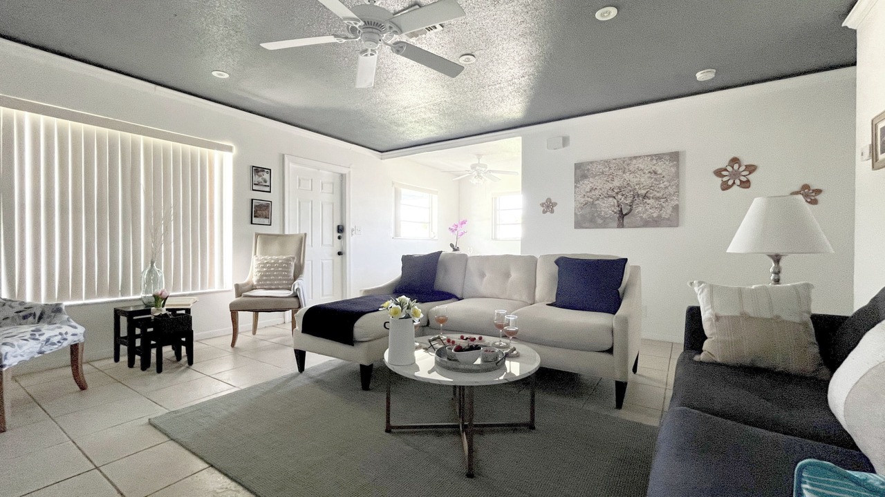 Photo of Livingroom in North Andrews Gardens