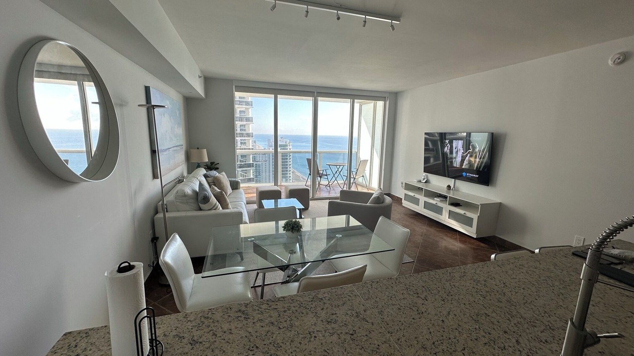 Photo of Livingroom in Hallandale Beach