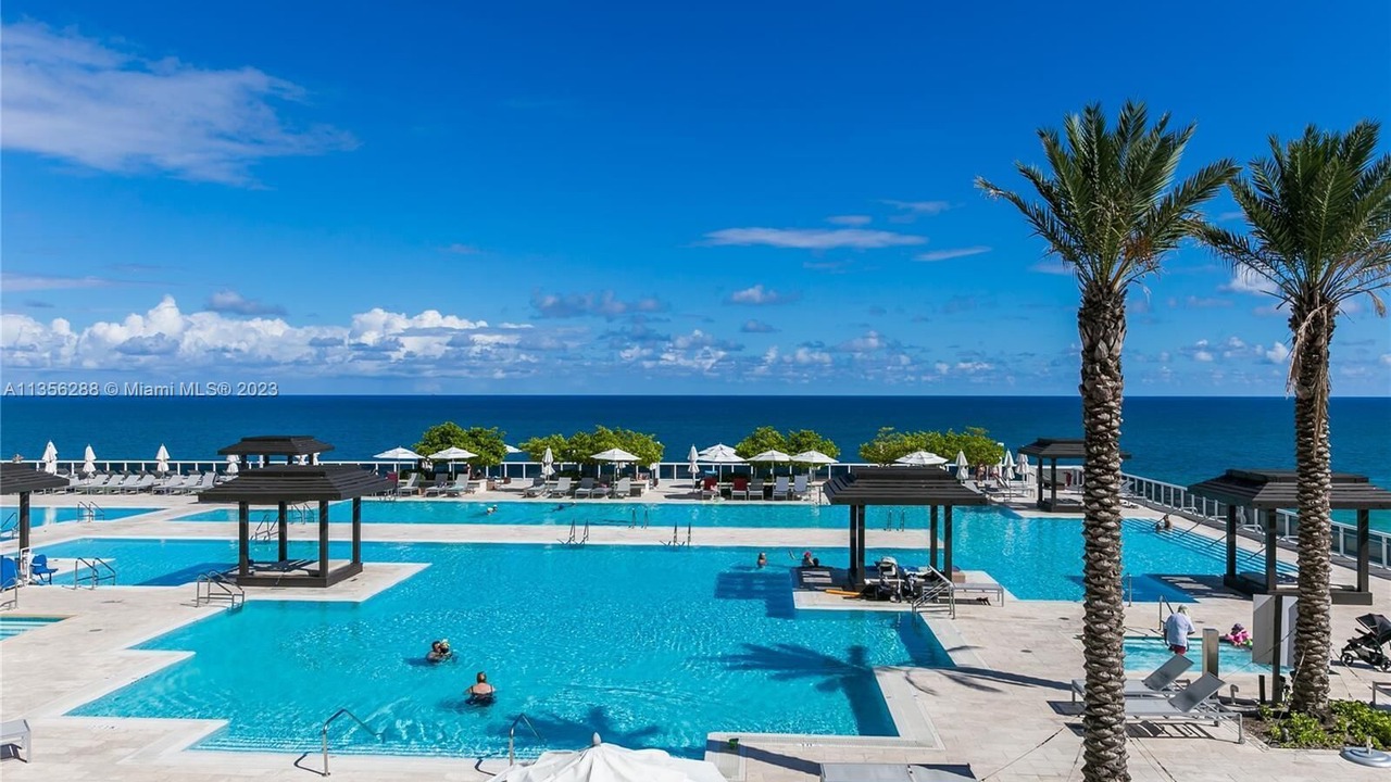 Photo of Outdoor in Hallandale Beach