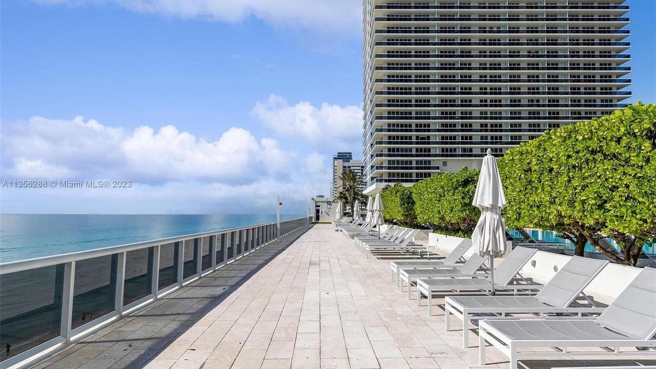 Photo of Outdoor in Hallandale Beach