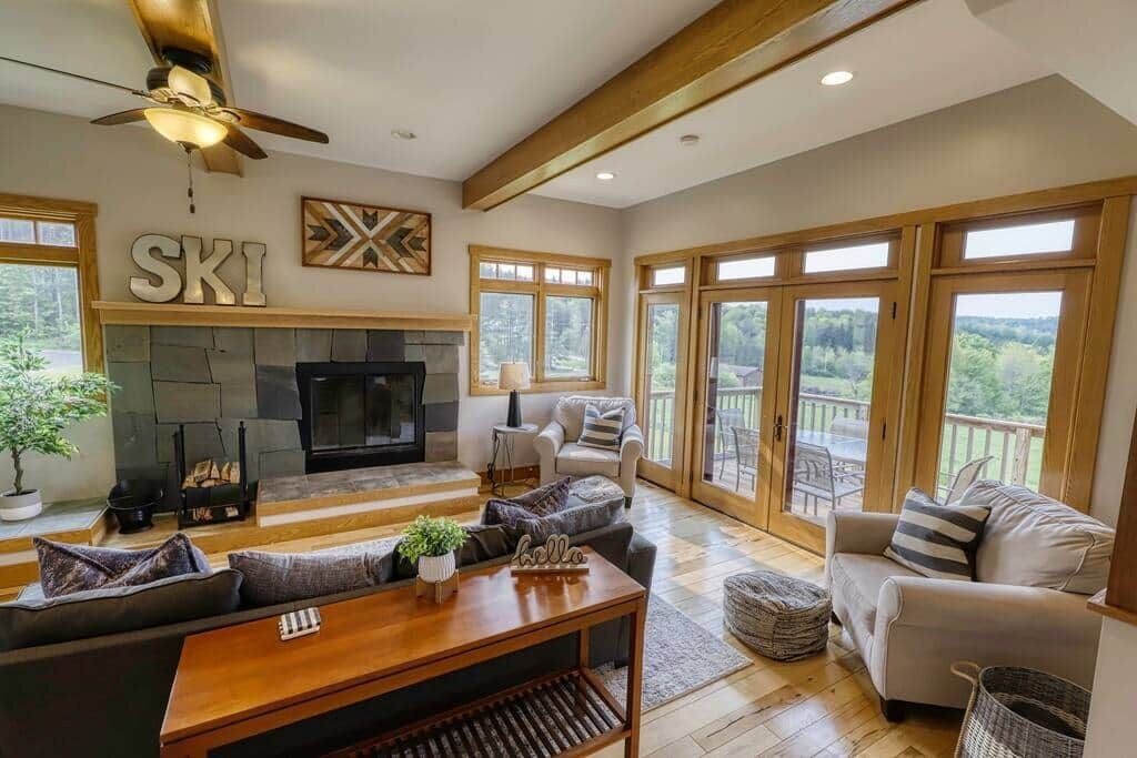 Photo of Livingroom in Ellicottville