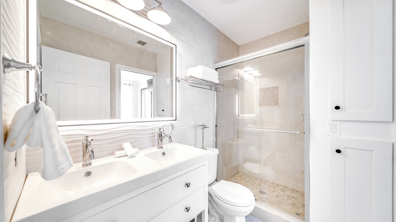 Photo of Bathroom in Lauderdale Beach