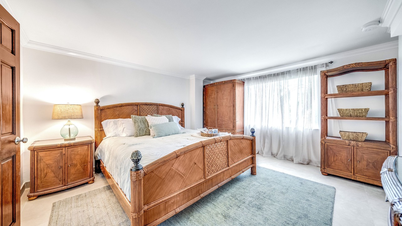 Photo of Bedroom in Lauderdale Beach
