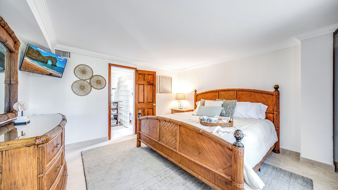 Photo of Bedroom in Lauderdale Beach