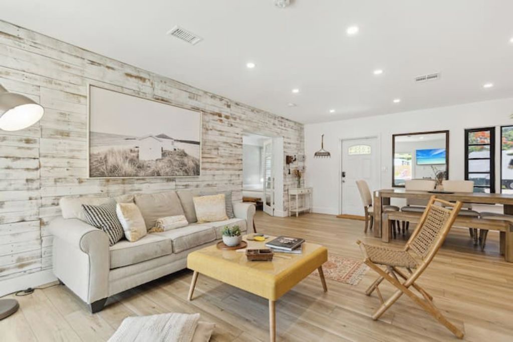 Photo of Livingroom in Central Fort Lauderdale