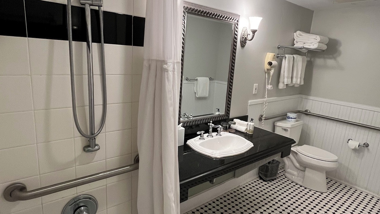 Photo of Bathroom in Dolphin Isles