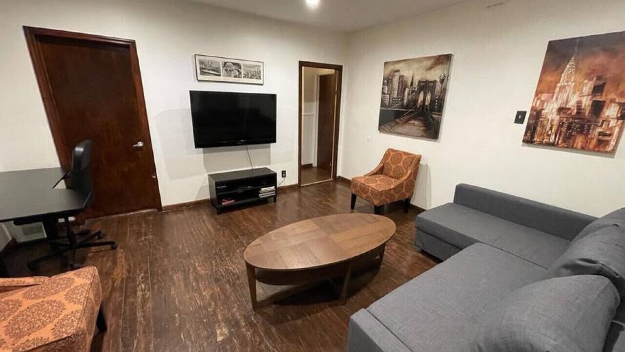 Photo of Livingroom in Communipaw