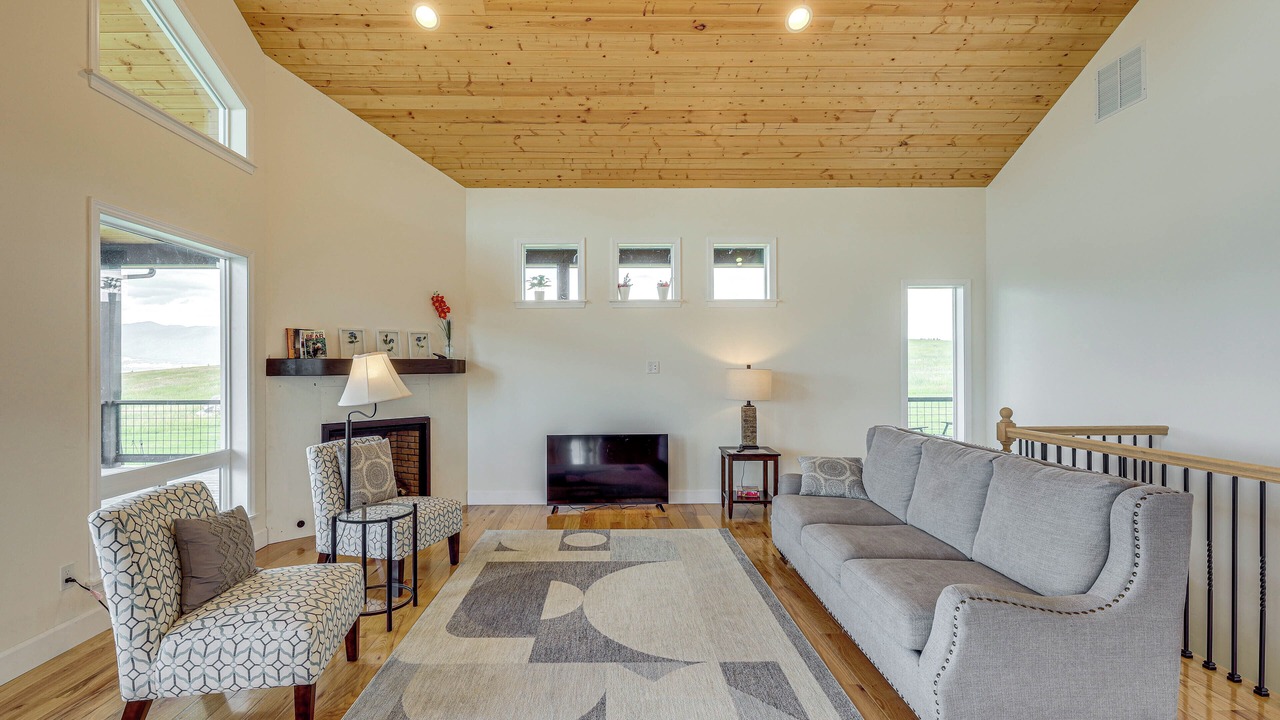 Photo of Livingroom in Rexford