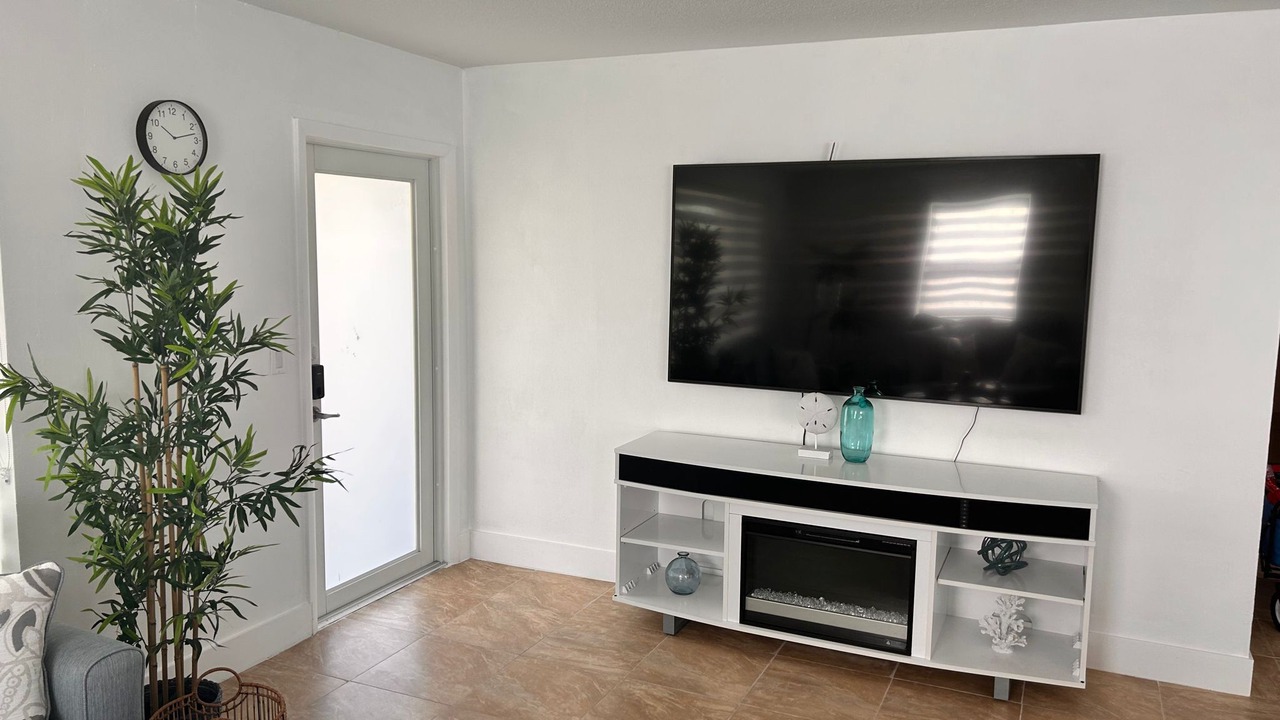Photo of Livingroom in Pembroke Pines