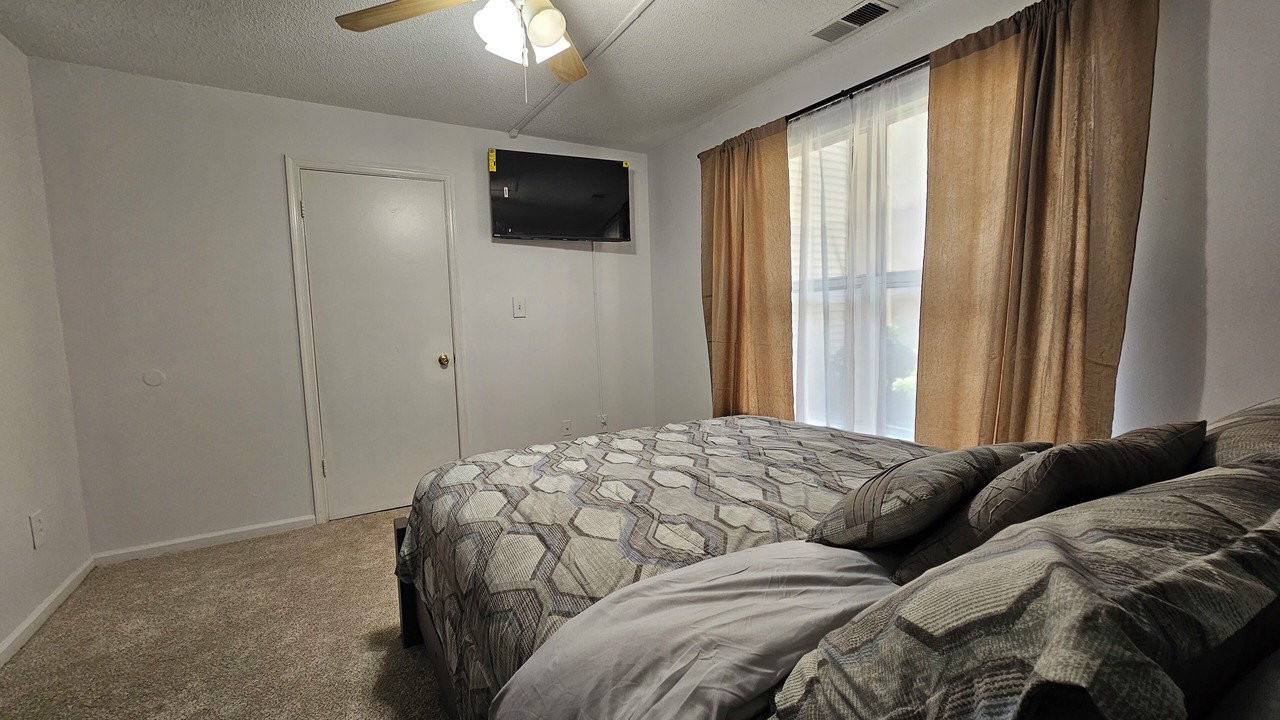 Photo of Bedroom in North Newport News