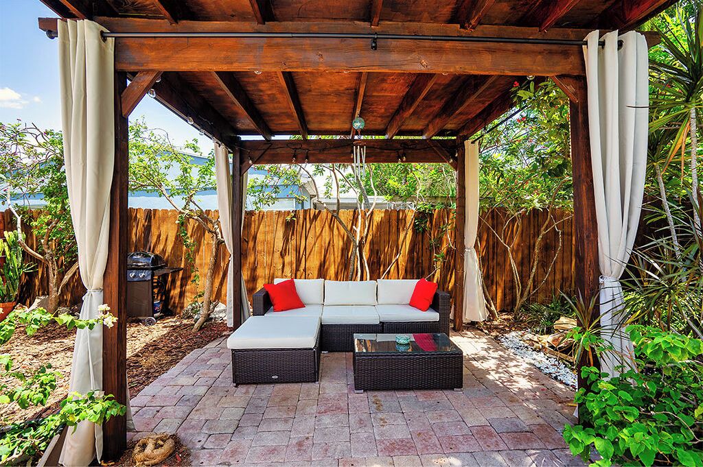 Photo of Patio Balcony in North Andrews Gardens