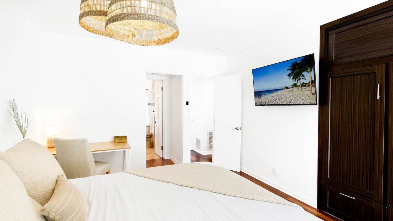 Photo of Bedroom in Hendricks and Venice Isles