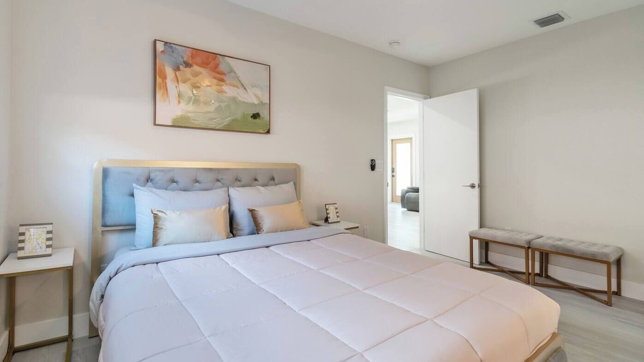 Photo of Bedroom in Lake Ridge