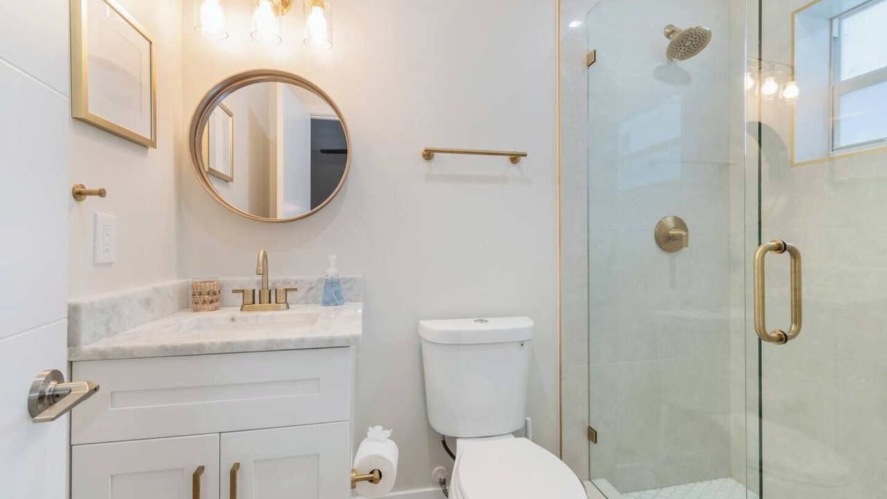 Photo of Bathroom in Lake Ridge